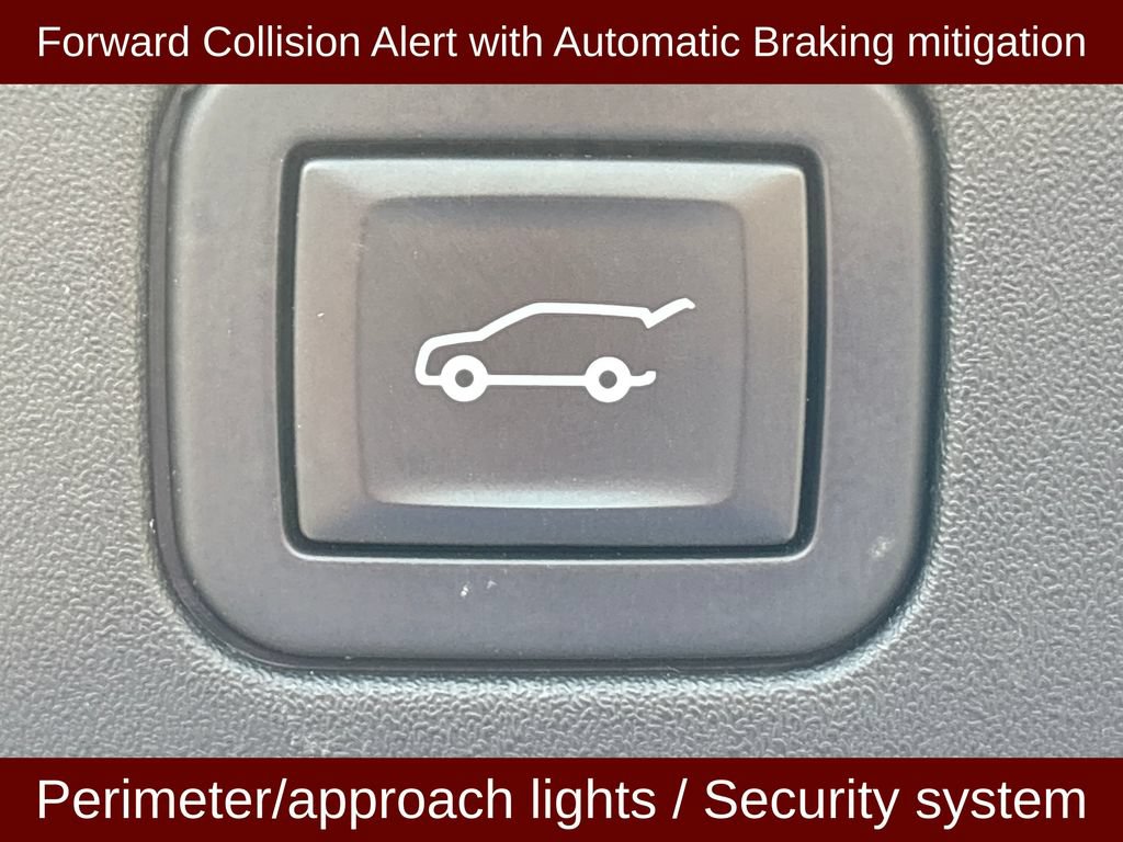 Used 2020 Cadillac XT4 Sport w/ Cold Weather Package FWD image 25