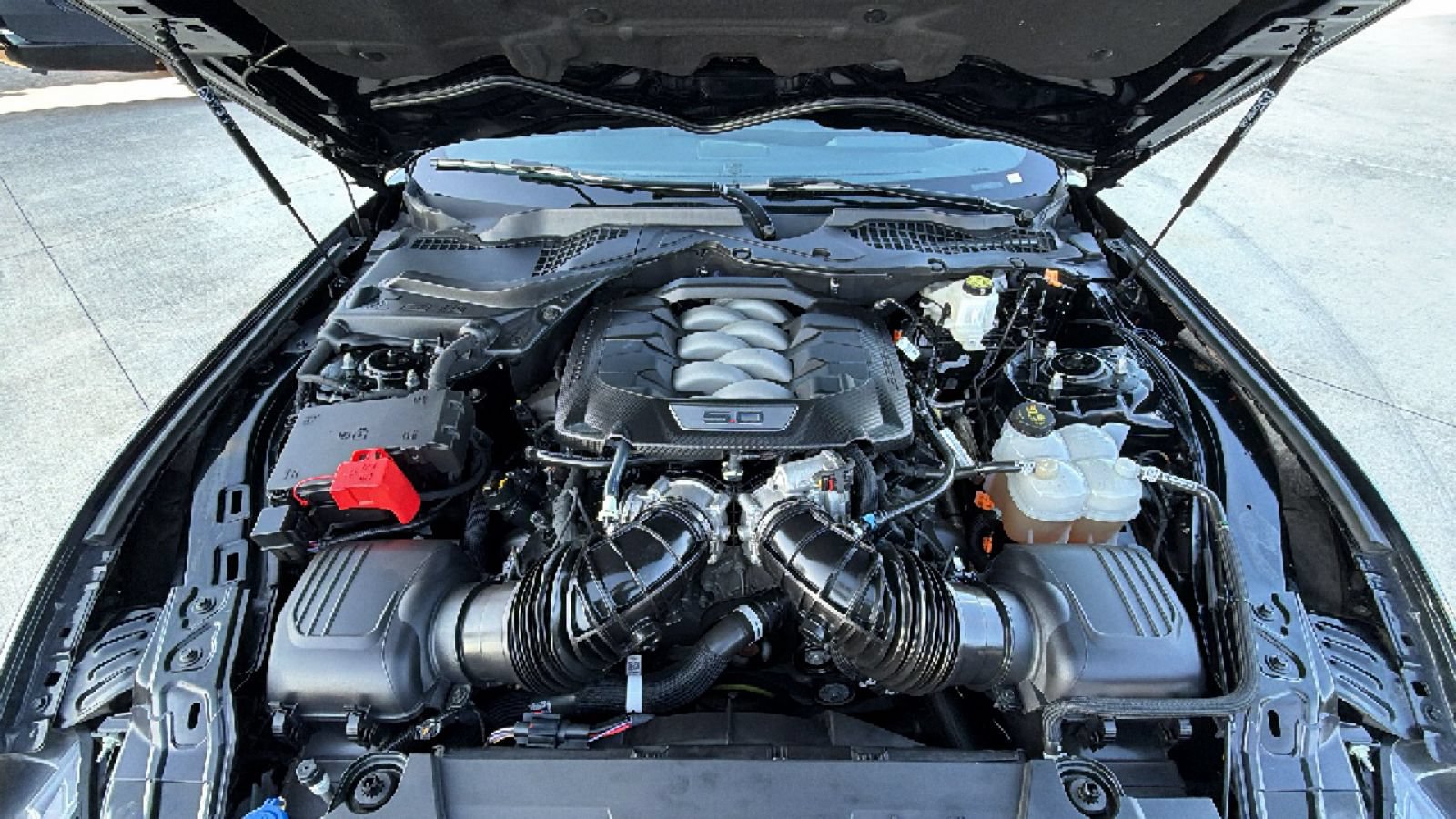 Used 2025 Ford Mustang GT Premium RWD image 33