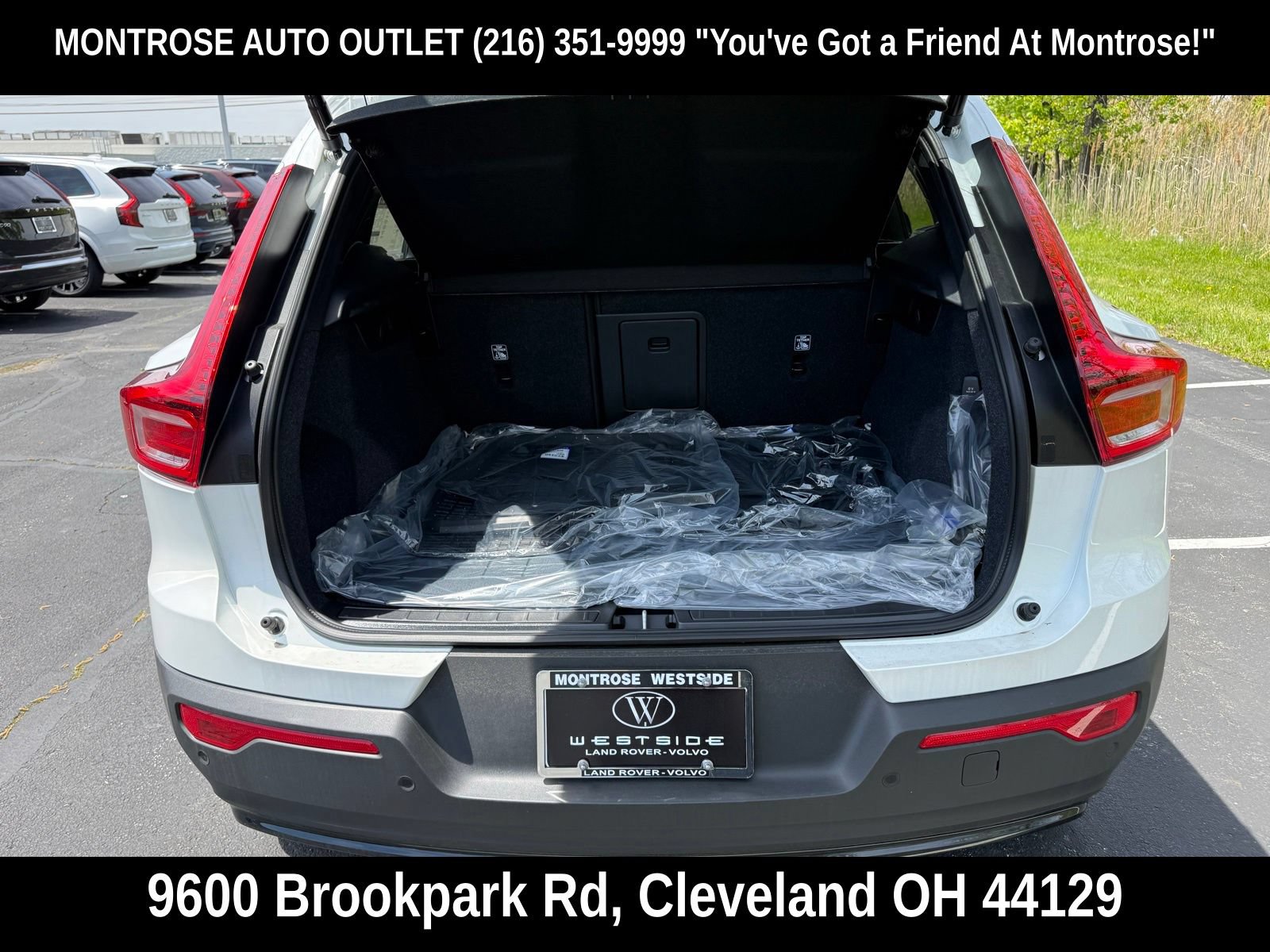 New 2026 Volvo XC40 B5 Plus w/ Protection Package Premier AWD/4WD image 39