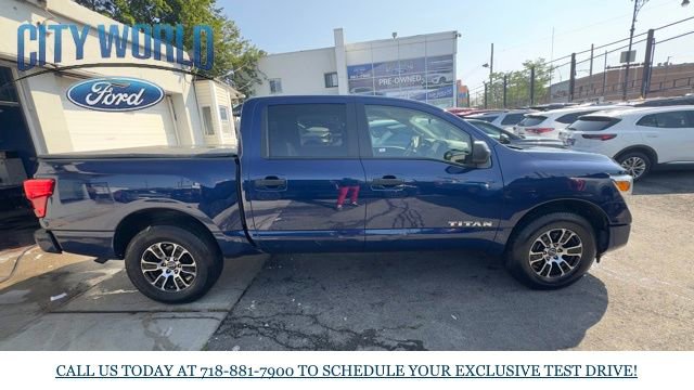Used 2023 Nissan Titan SV image 6