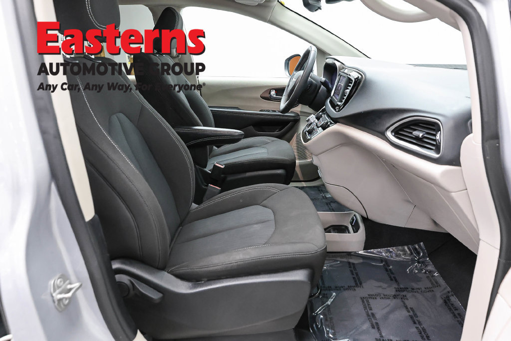 Used 2023 Chrysler Voyager LX FWD image 25