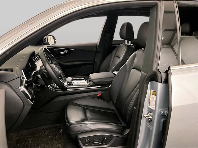 Used 2024 Audi Q8 Premium w/ Convenience Package AWD/4WD image 24