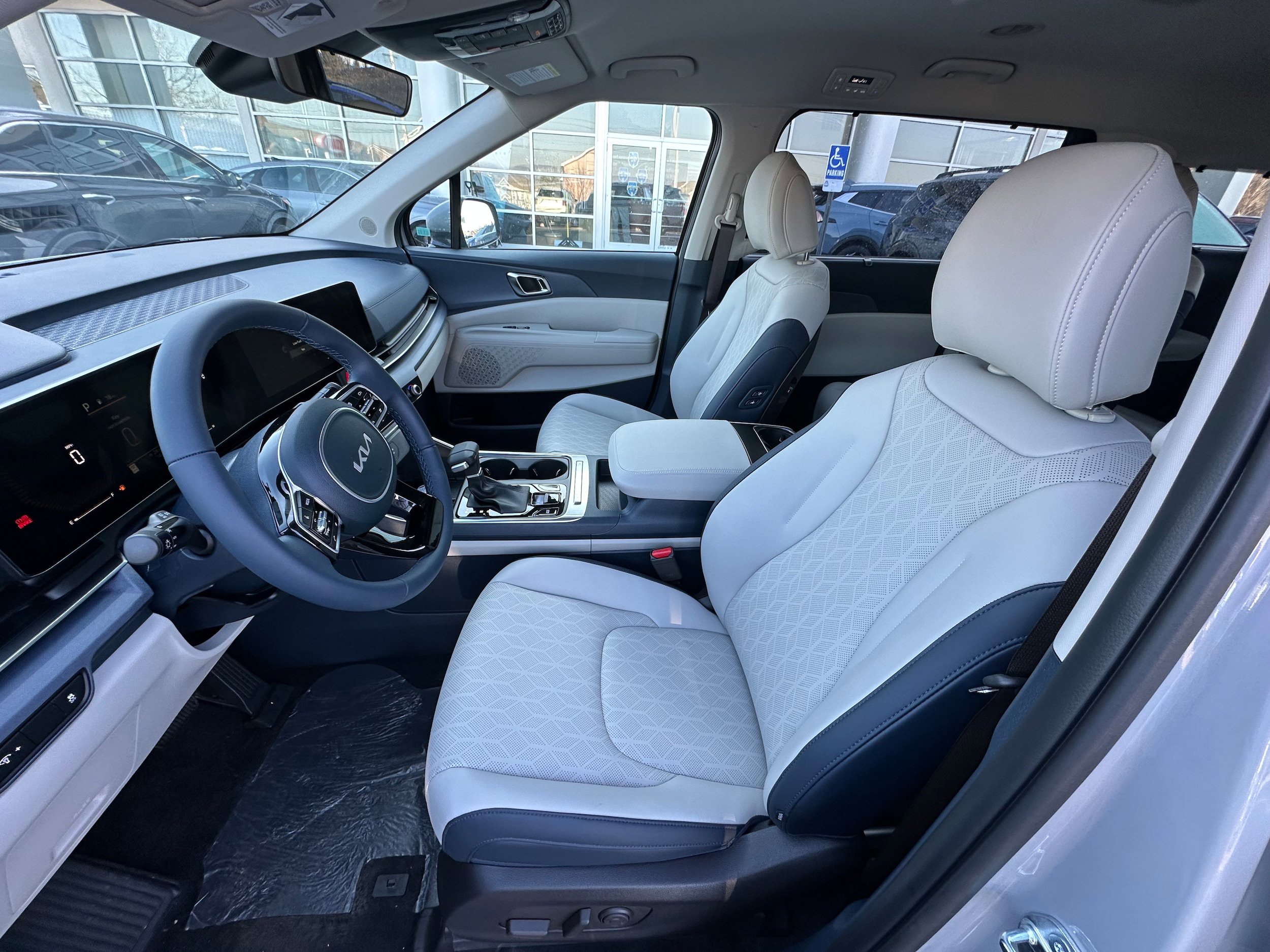 New 2026 Kia Carnival EX image 40