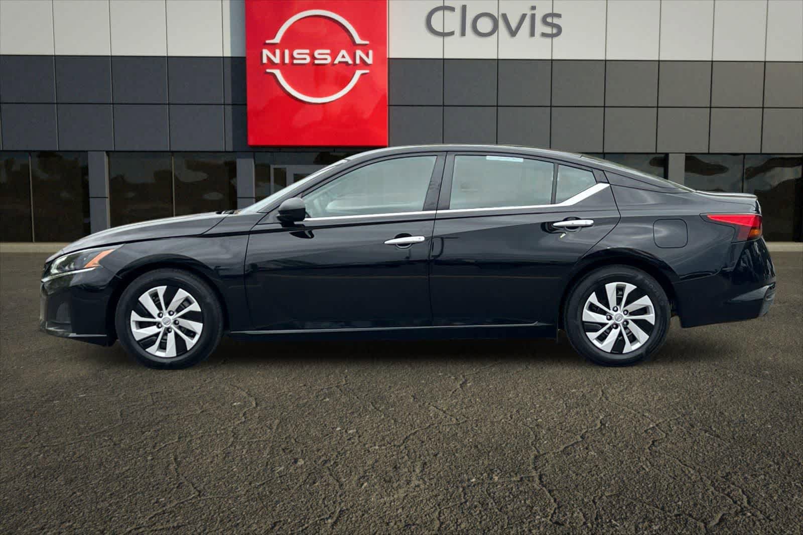 Used 2024 Nissan Altima 2.5 S FWD image 6