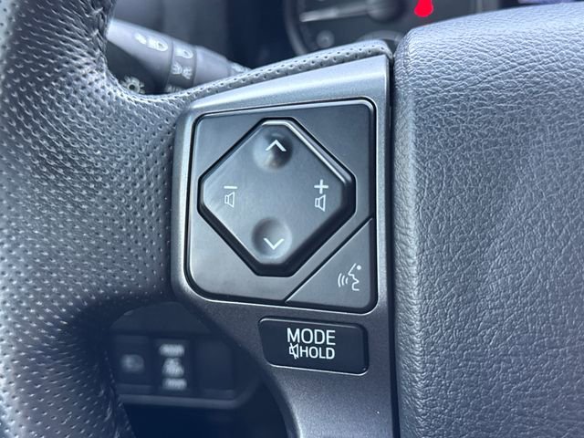 Used 2022 Toyota Tacoma TRD Off-Road AWD/4WD image 25
