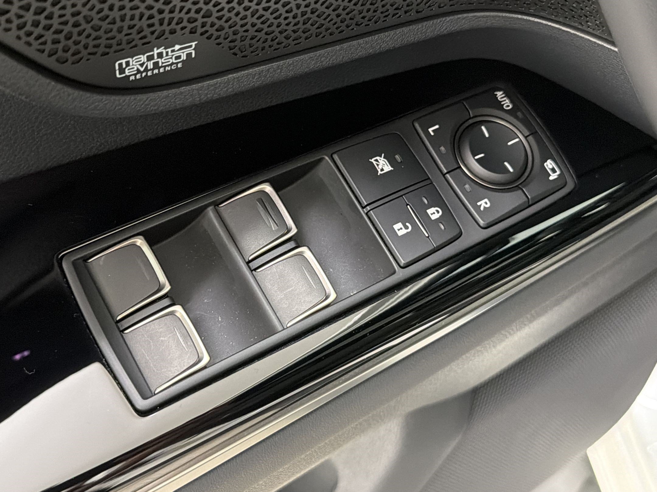 Certified 2025 Lexus LX 700h Overtrail AWD/4WD image 13