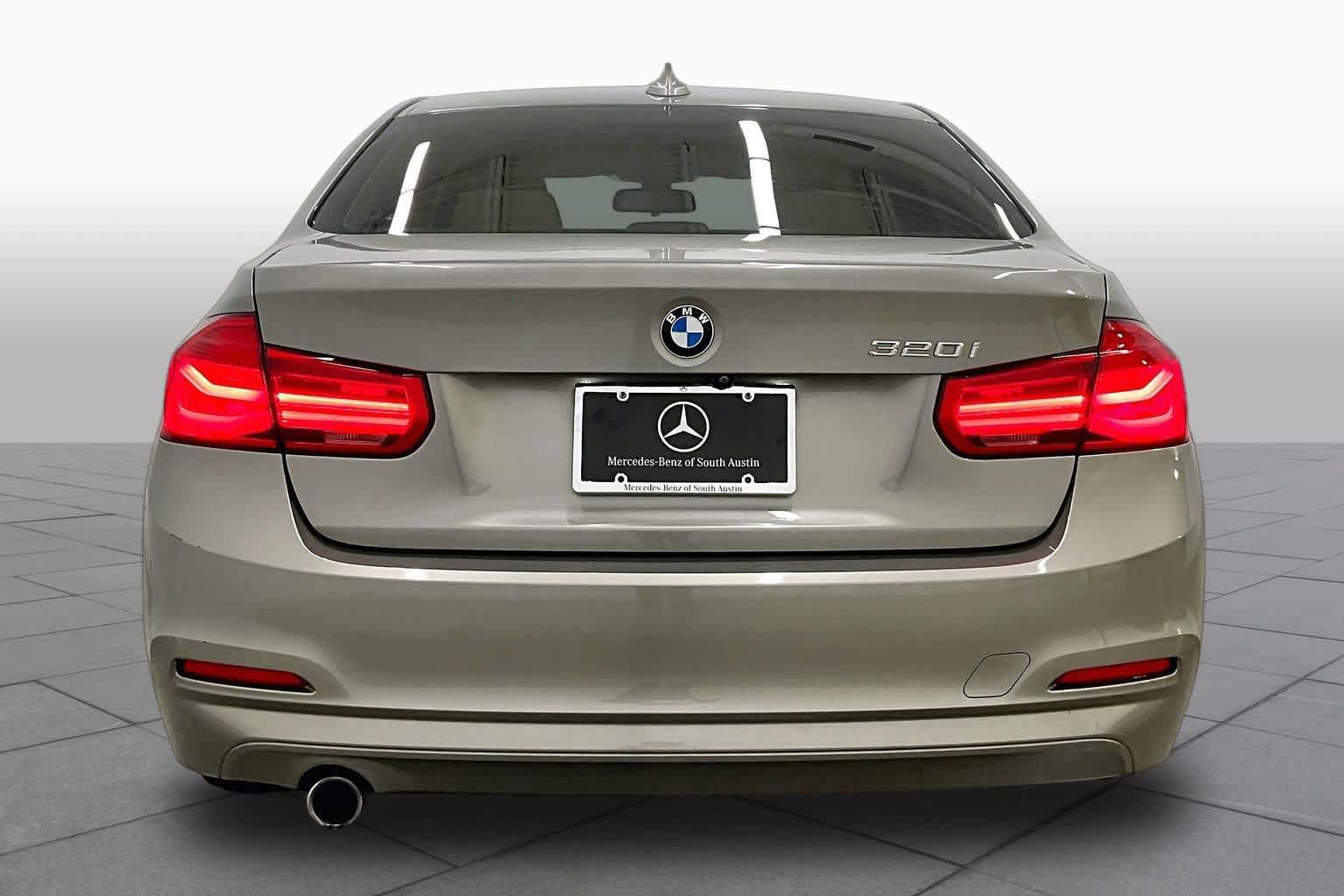 Used 2018 BMW 320i Sedan RWD image 5