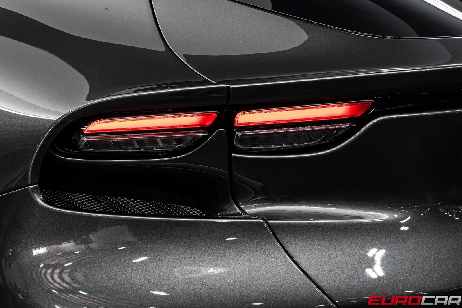 Used 2025 Ferrari Purosangue image 24