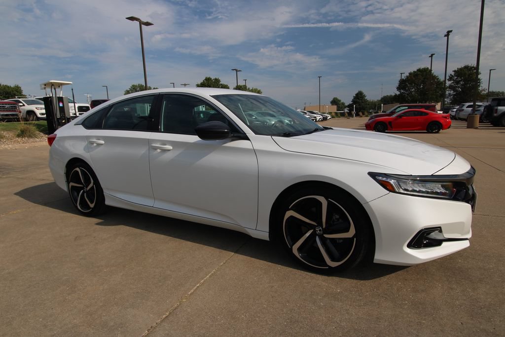 Used 2022 Honda Accord Sport image 3