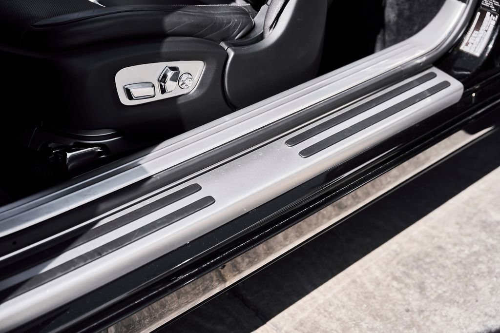 Used 2018 Rolls-Royce Dawn RWD image 33