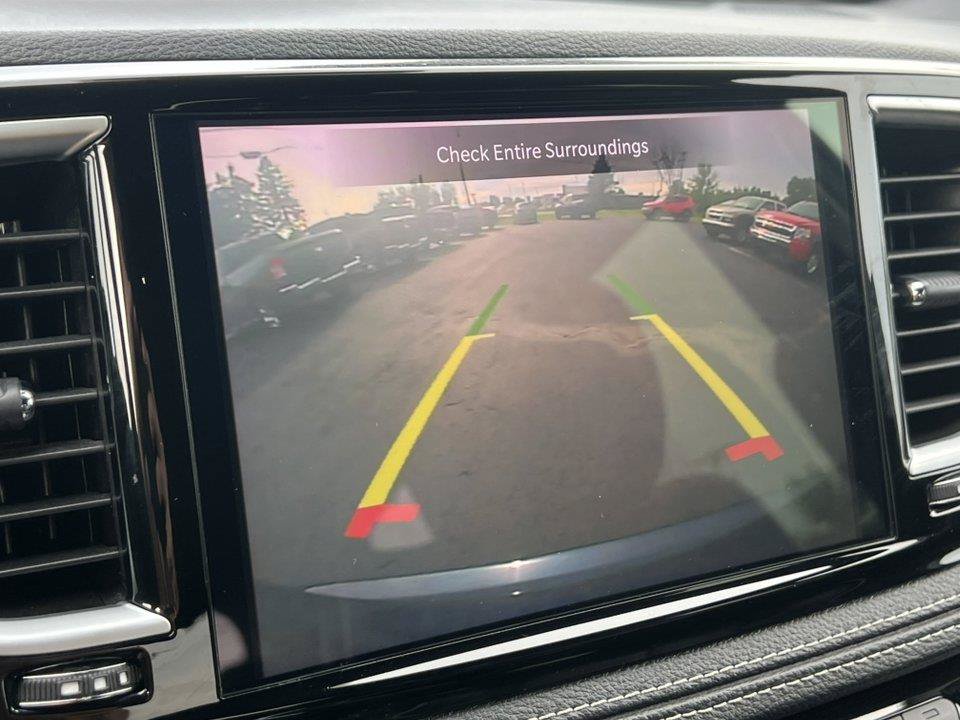 Used 2025 Chrysler Pacifica Limited FWD image 25