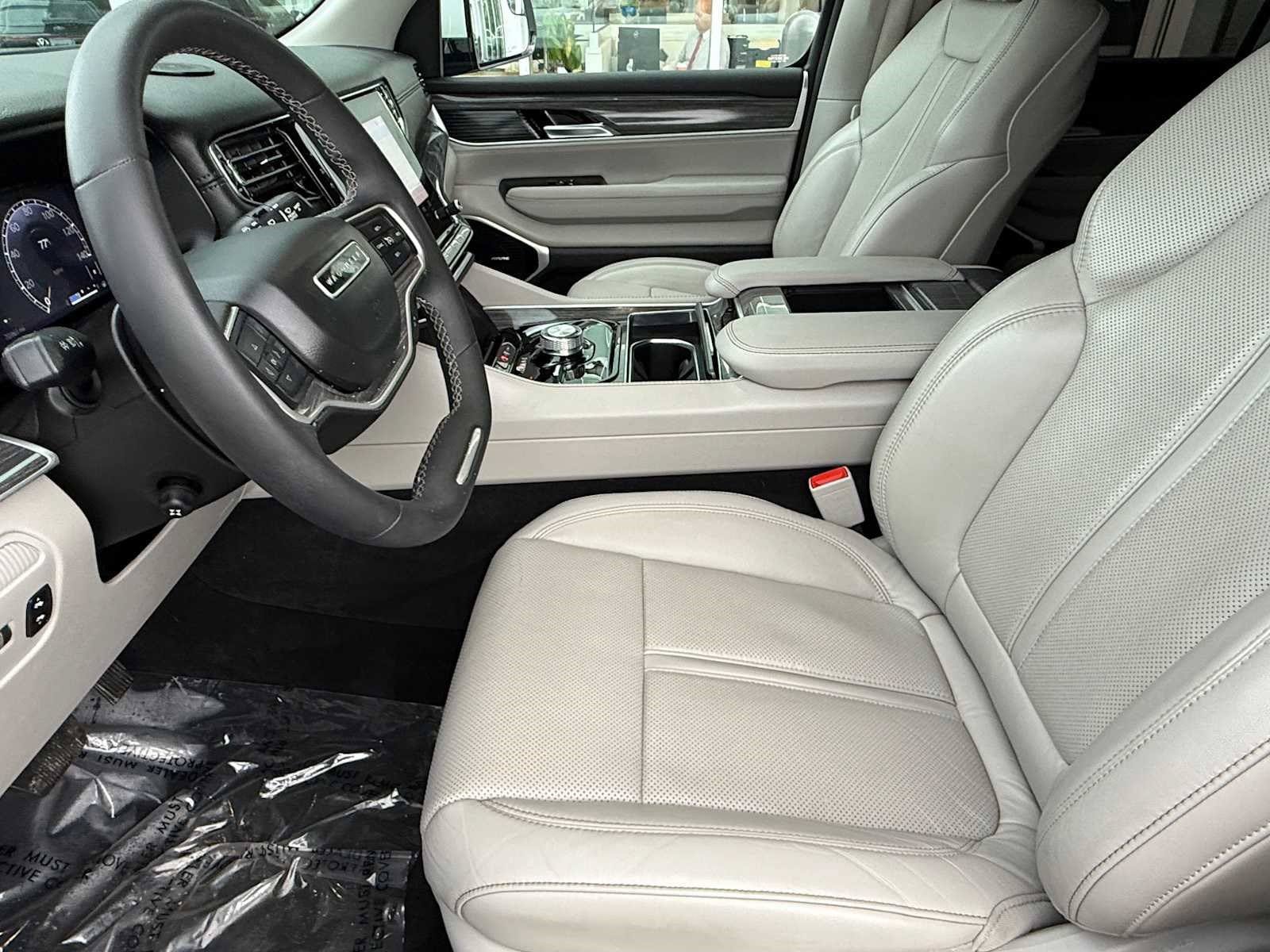Used 2022 Jeep Wagoneer Series II AWD/4WD image 17
