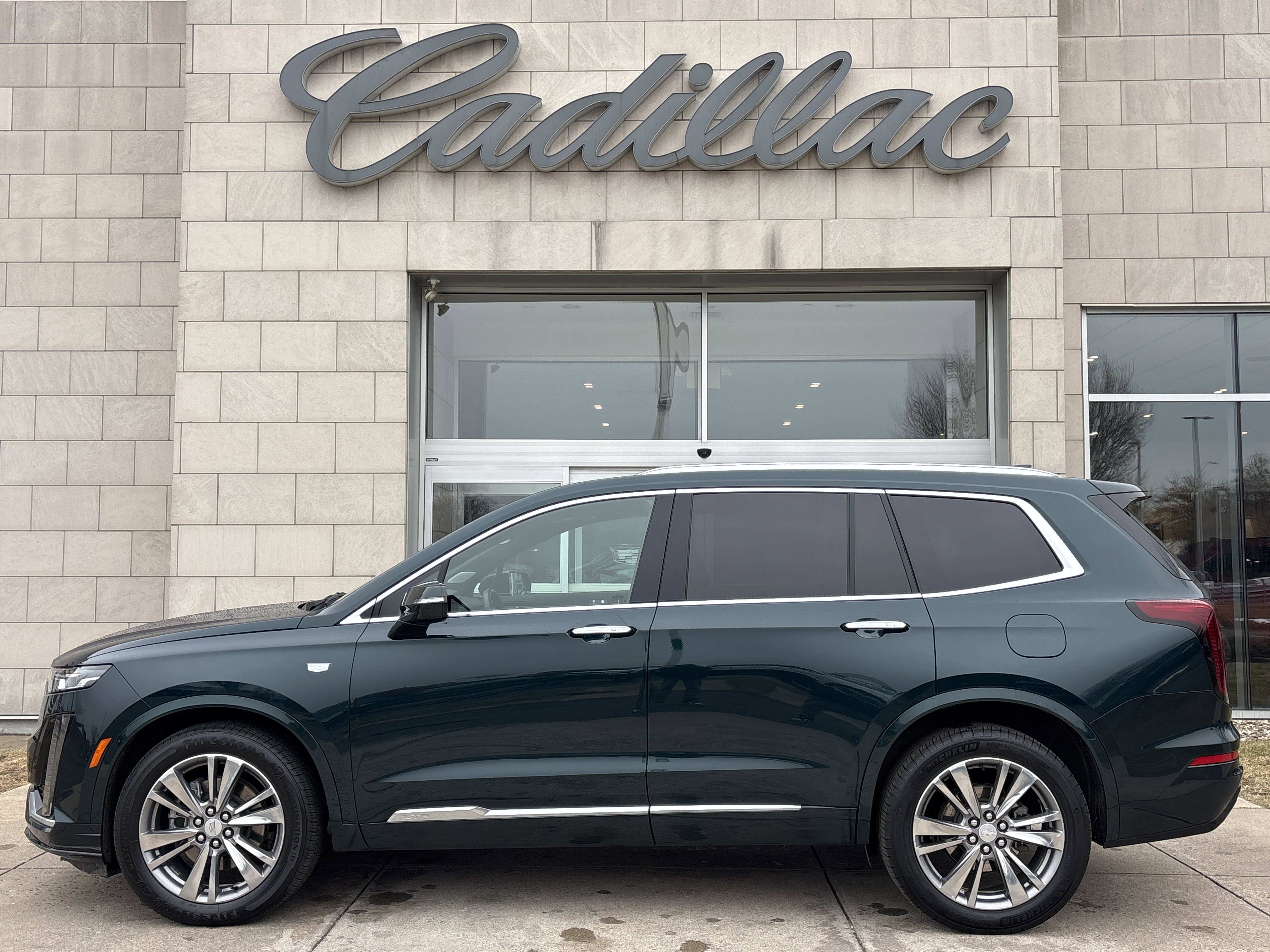 Used 2025 Cadillac XT6 Premium Luxury image 10