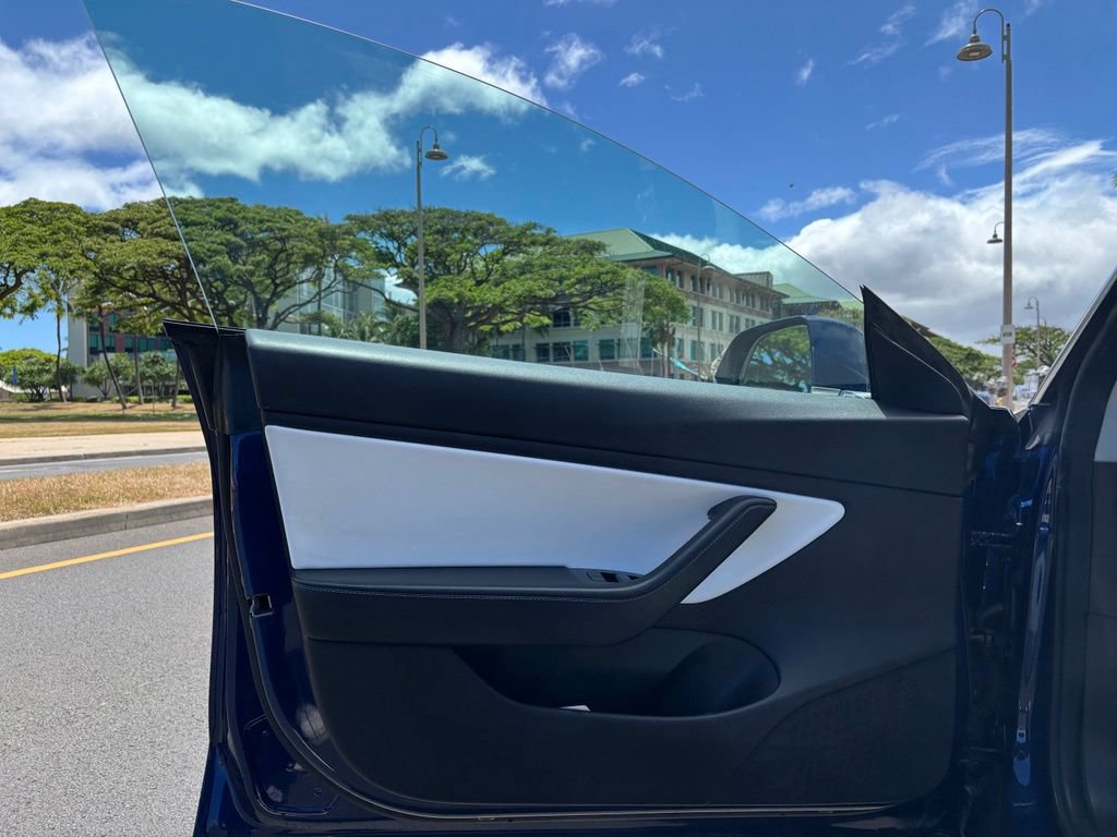 Used 2018 Tesla Model 3 Mid Range RWD image 14