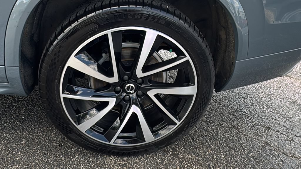 Used 2021 Volvo XC90 T6 Momentum w/ Climate Package AWD/4WD image 10