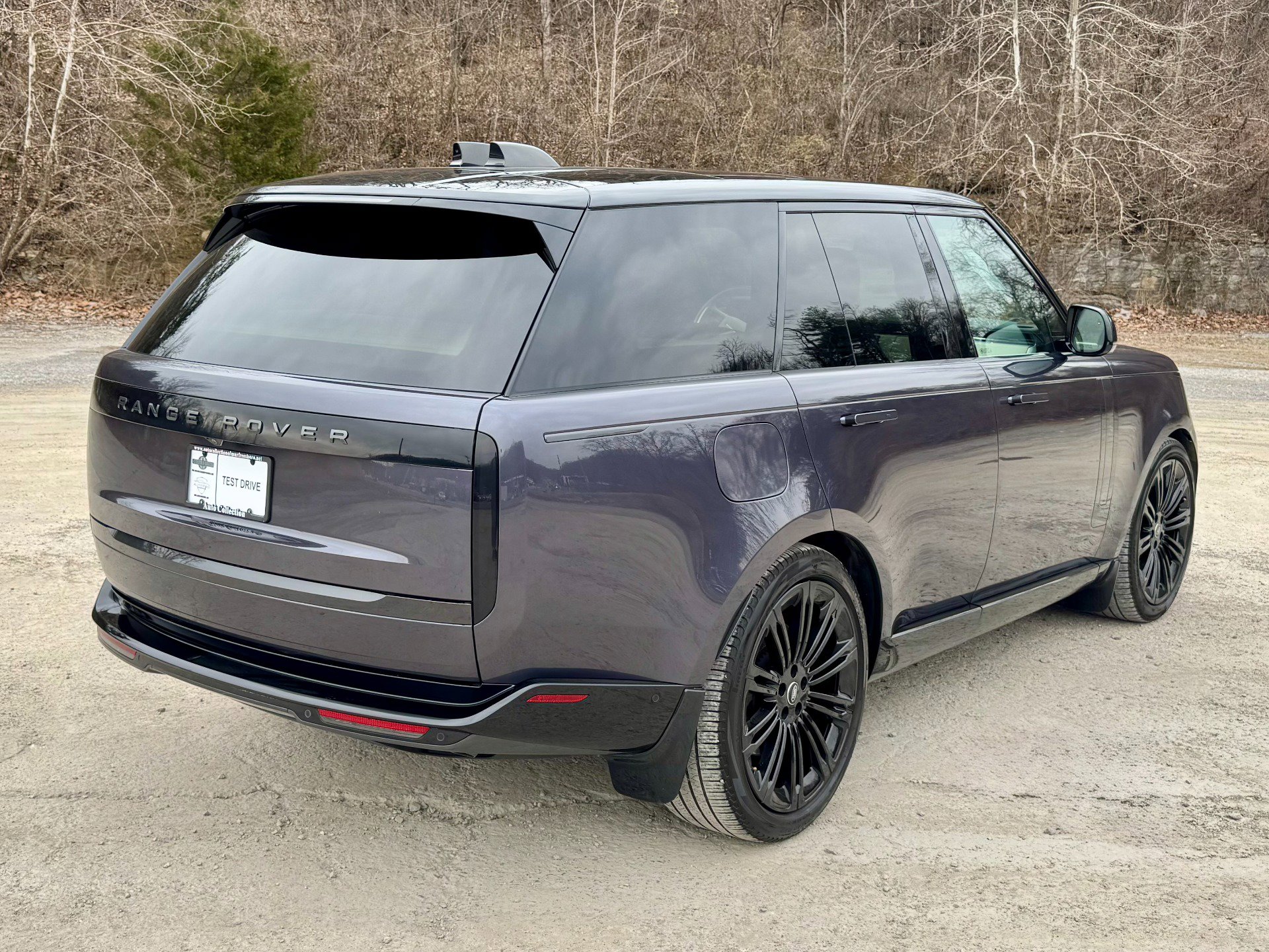 Used 2024 Land Rover Range Rover SE image 3
