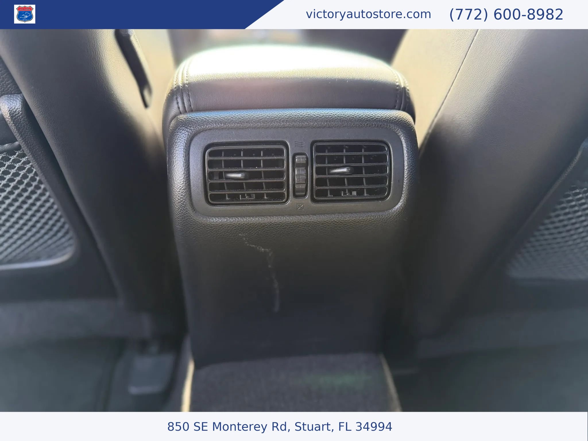 Used 2015 INFINITI Q40 w/ Moonroof Package RWD image 39