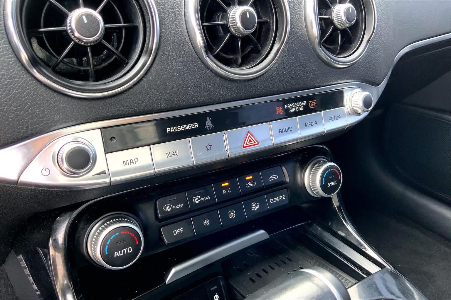 Used 2022 Kia Stinger GT-Line RWD image 34