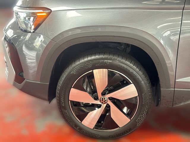 Certified 2025 Volkswagen Taos S AWD/4WD image 19