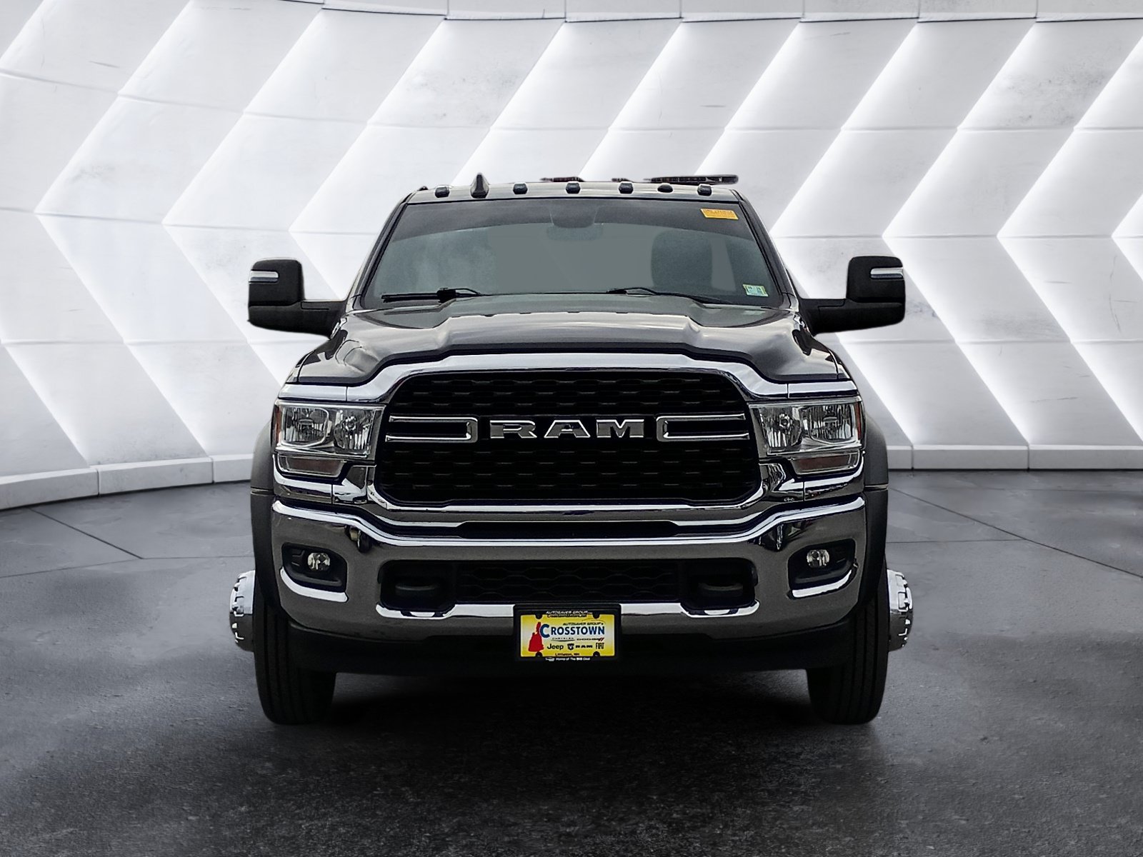 Used 2024 RAM 5500 SLT w/ Quick Order Package 2YG SLT AWD/4WD image 9