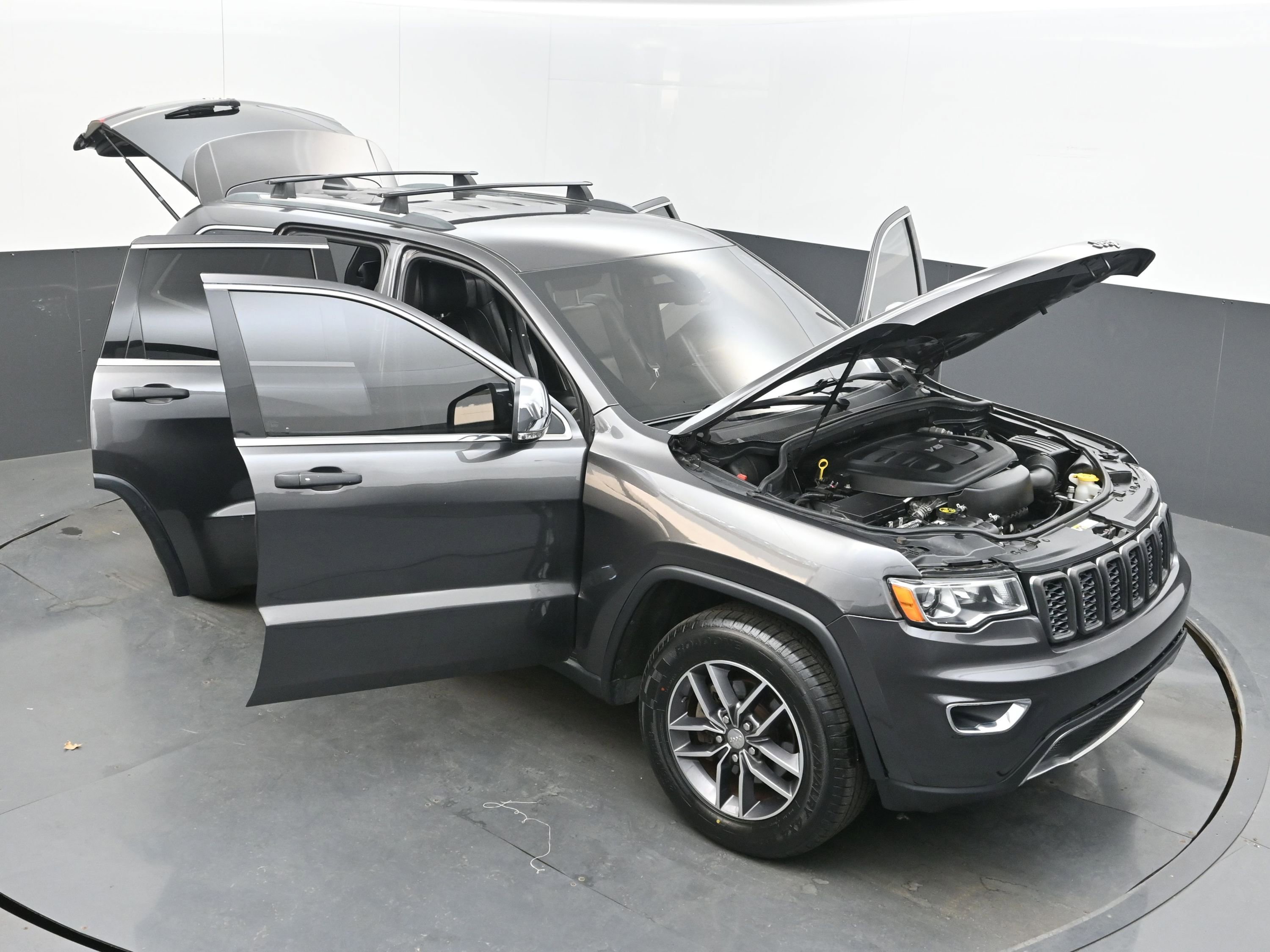 Used 2018 Jeep Grand Cherokee Limited image 34