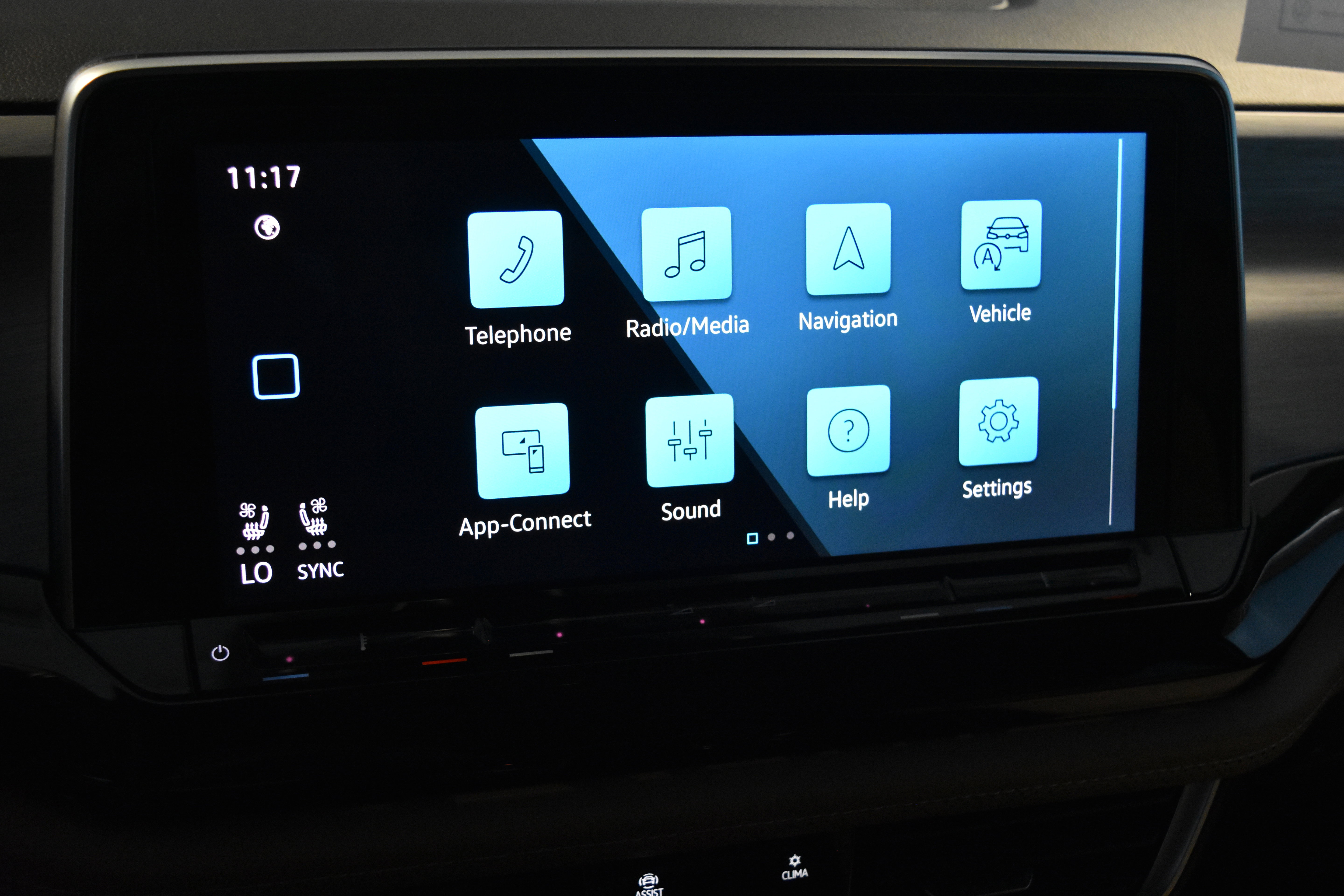 New 2025 Volkswagen Atlas Cross Sport SE image 9