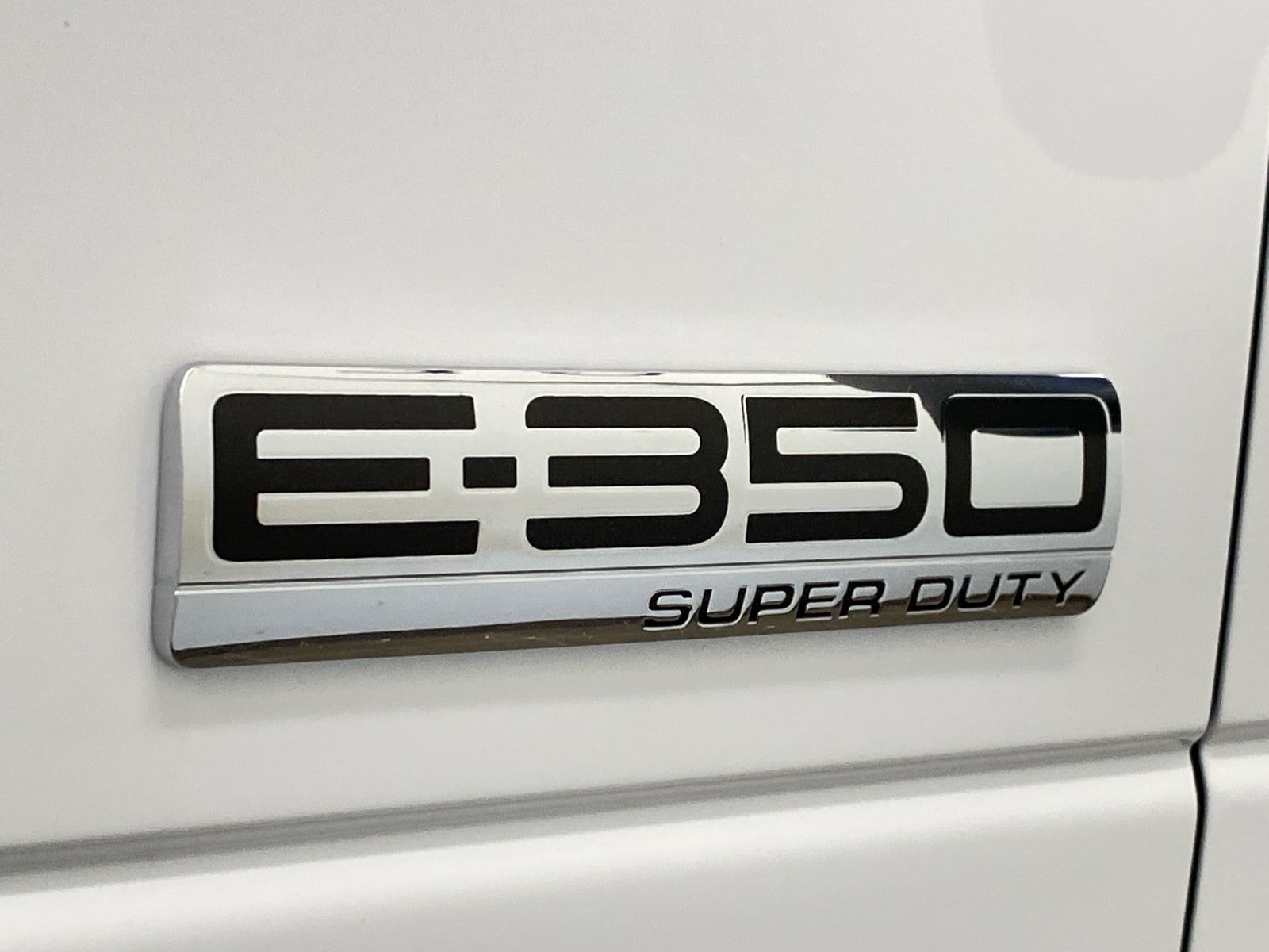 New 2027 Ford E-350 and Econoline 350 Super Duty w/ Power Equipment Group RWD image 9