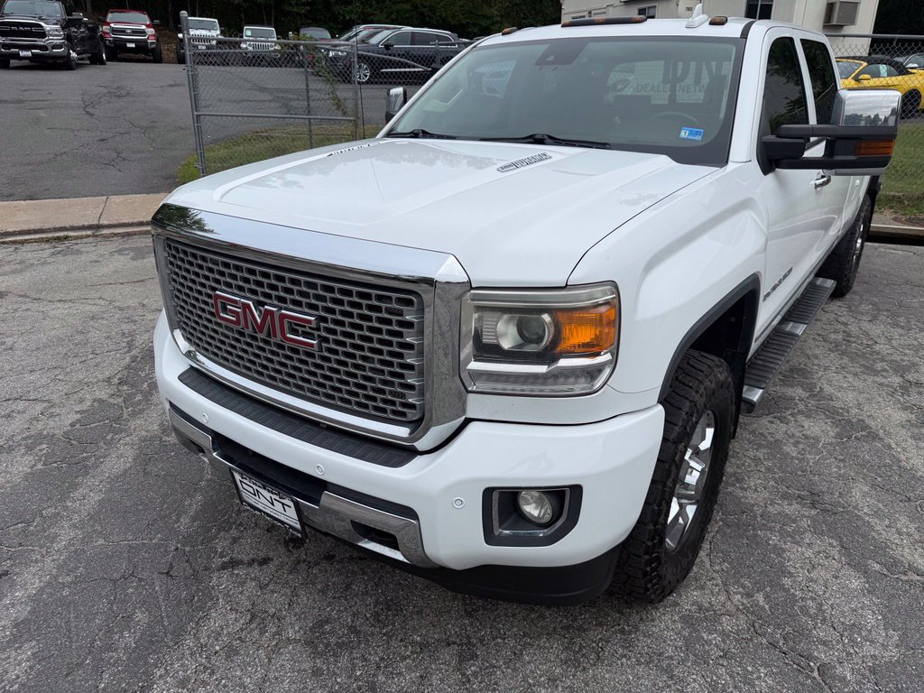 Used 2016 GMC Sierra 3500 Denali w/ Duramax Plus Package AWD/4WD image 17