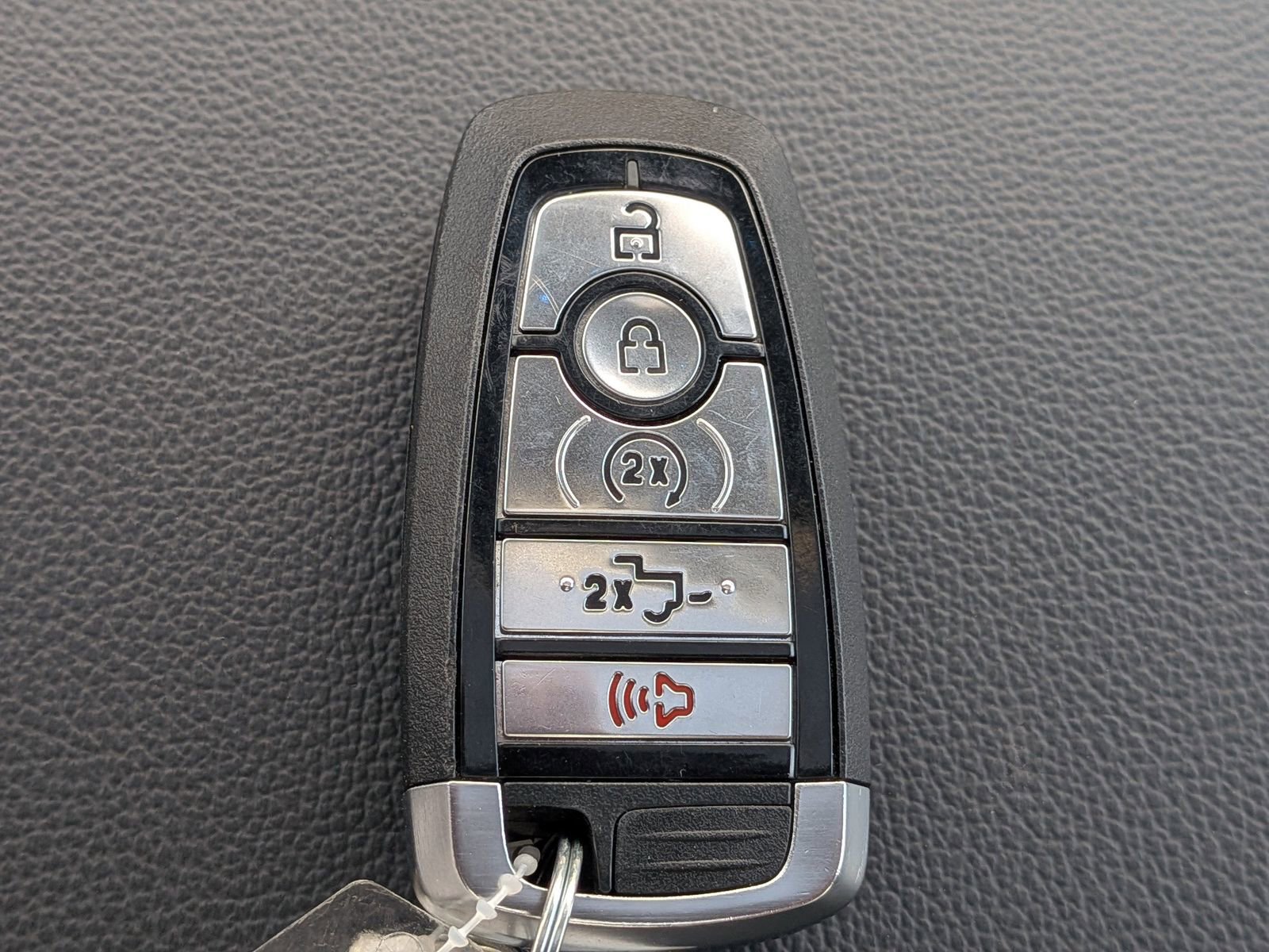 Certified 2026 Ford F250 Lariat w/ Black Appearance Package image 33