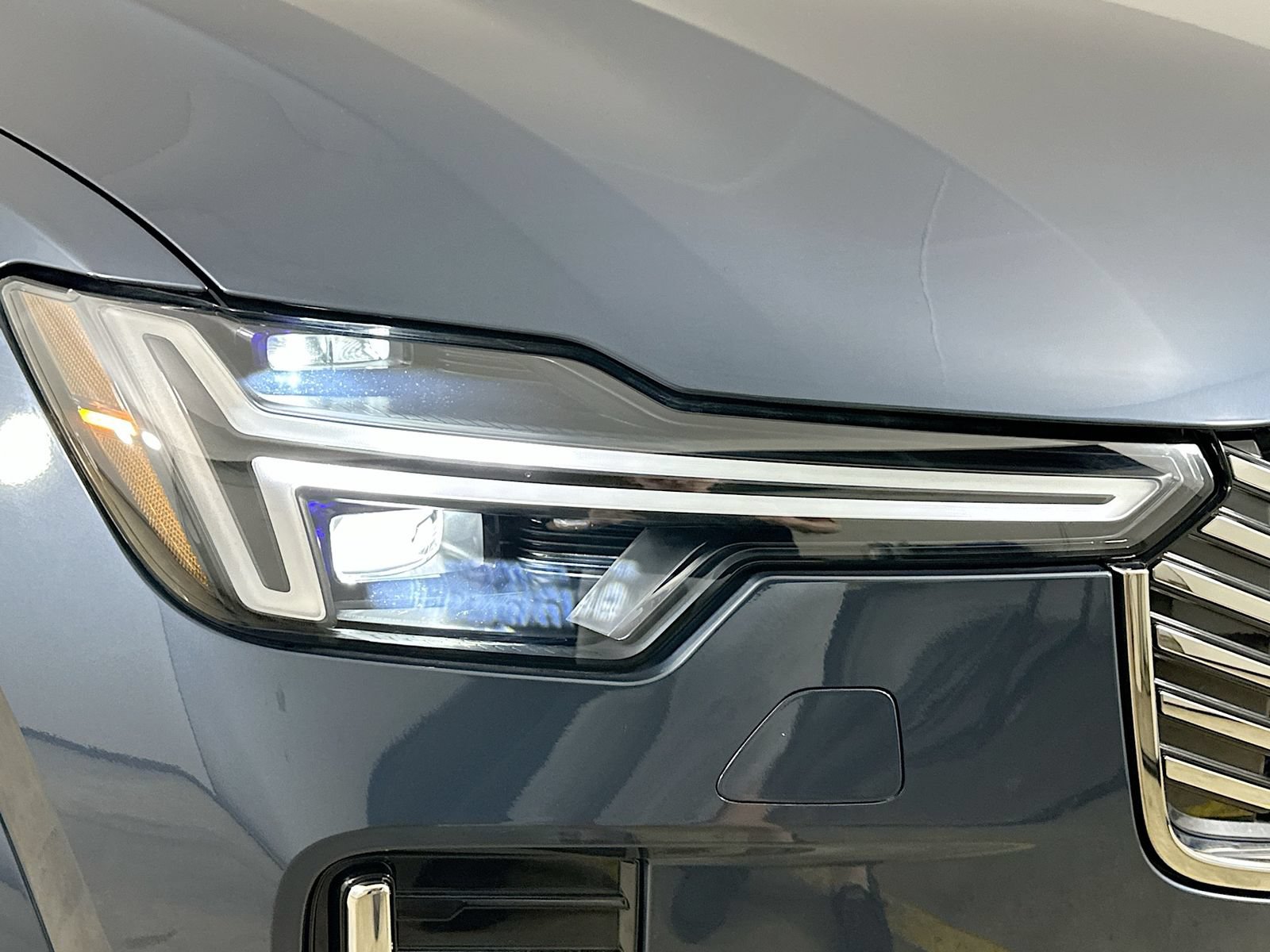 New 2026 Volvo XC90 B6 Ultra w/ Protection Package Premier AWD/4WD image 9