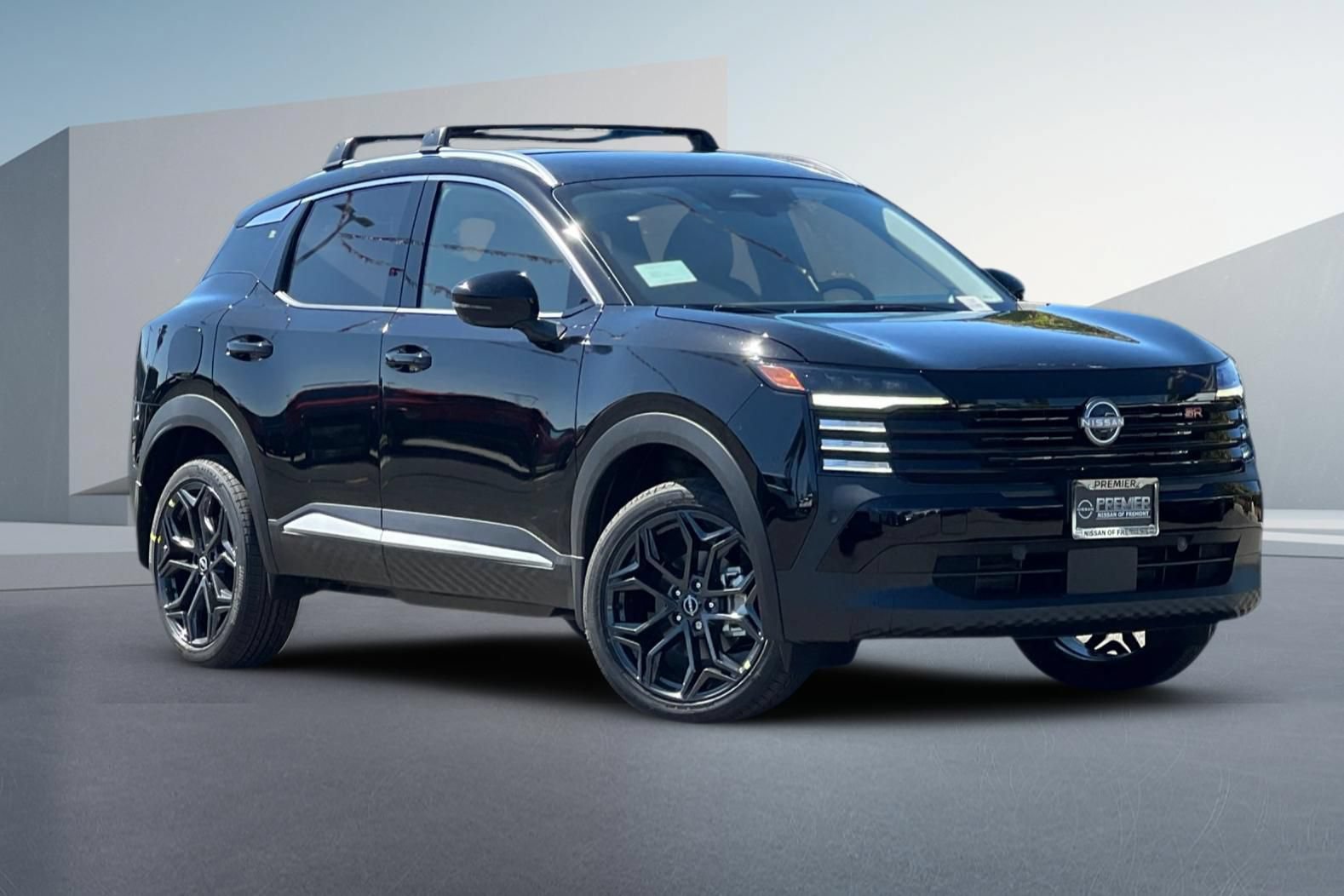 New 2027 Nissan Kicks SR FWD image 2