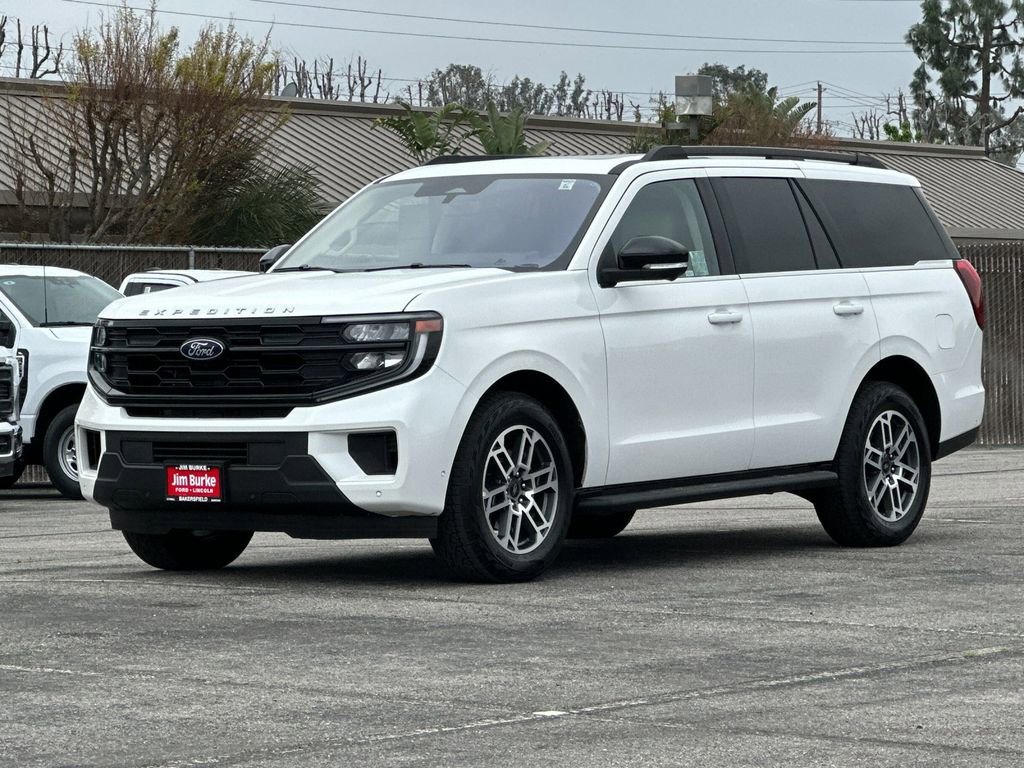 Certified 2025 Ford Expedition Active image 7