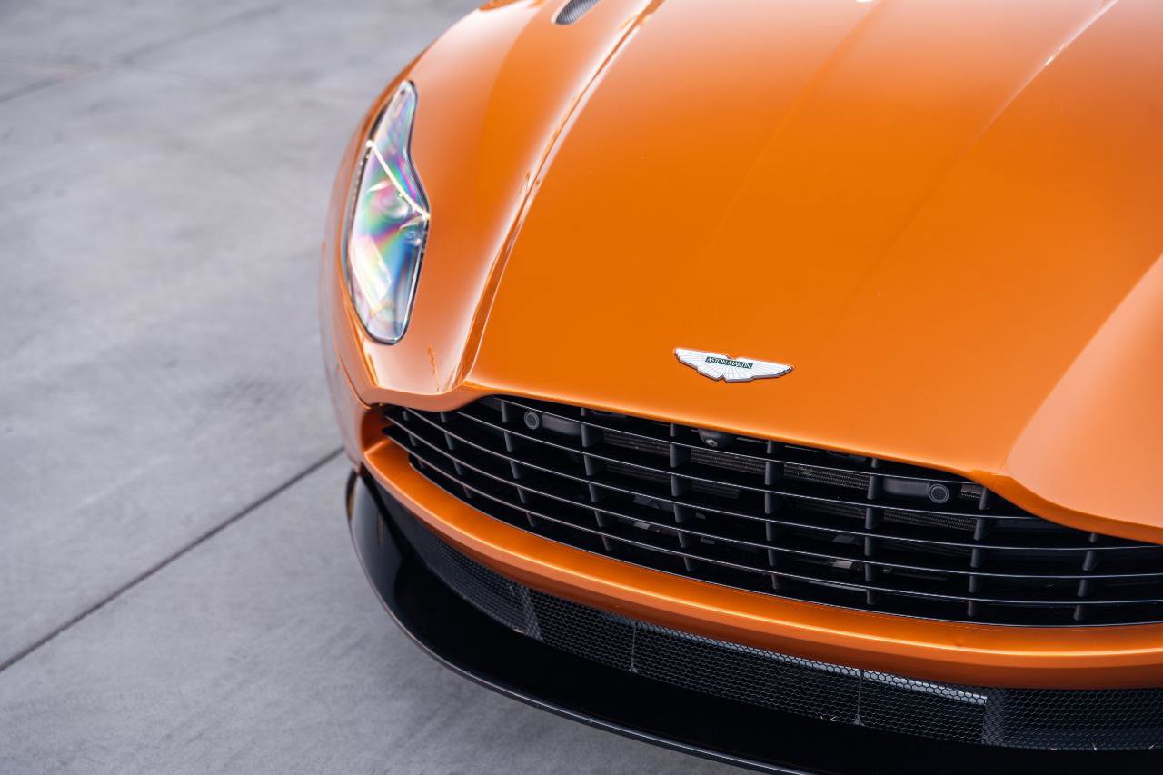Used 2018 Aston Martin DB11 Coupe image 32