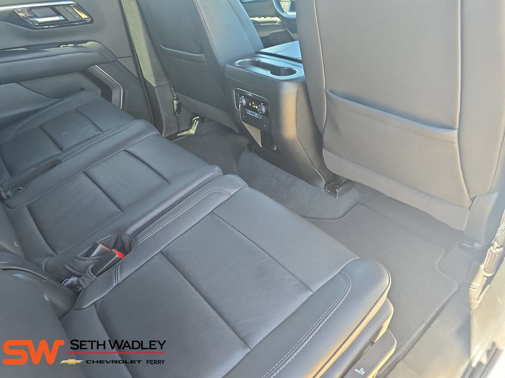 Used 2025 Chevrolet Suburban LT AWD/4WD image 11