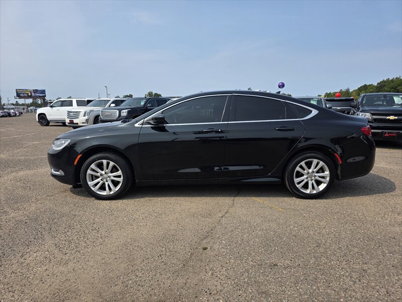 Used 2016 Chrysler 200 Limited FWD image 5