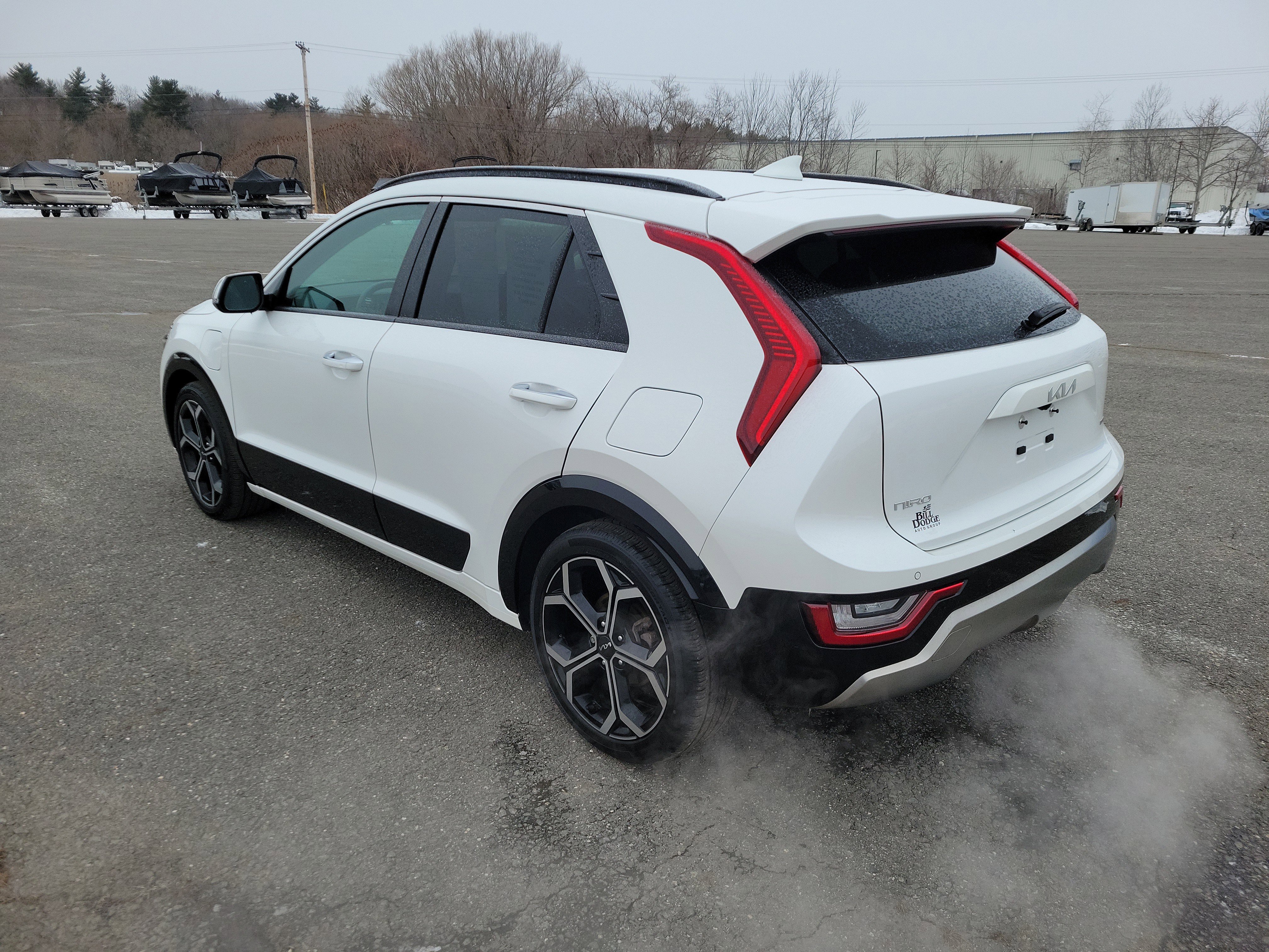 Used 2023 Kia Niro SX Touring image 7