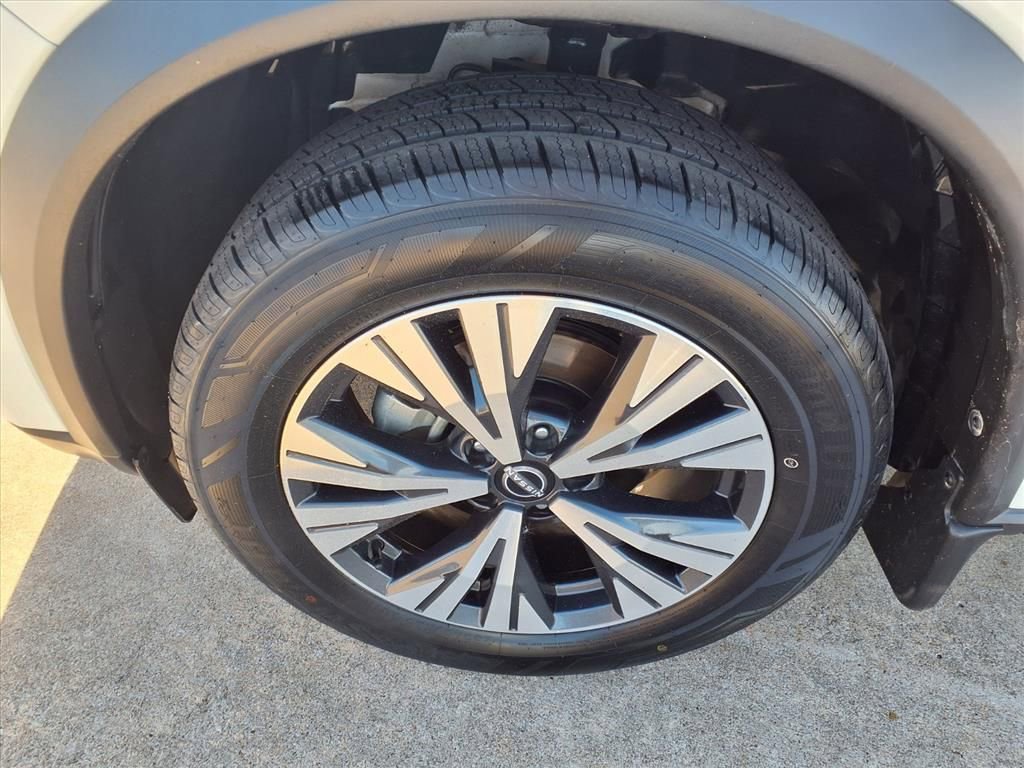 Certified 2023 Nissan Rogue SV w/ SV Premium Package image 17