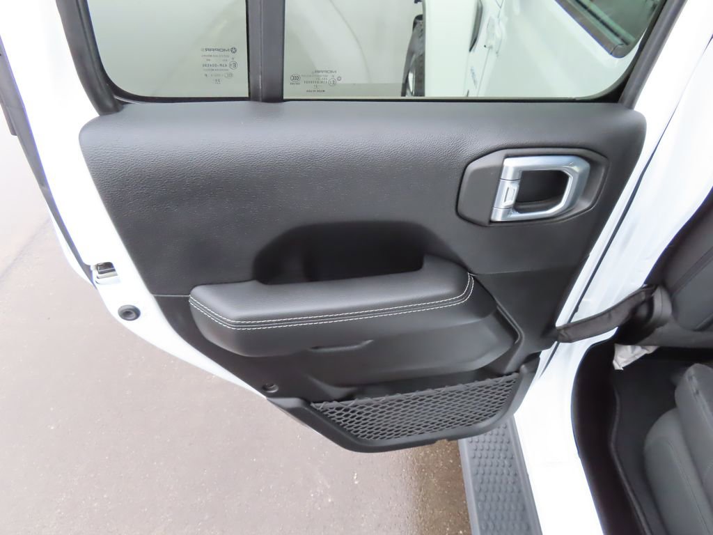 Used 2021 Jeep Wrangler Unlimited Sahara w/ Dual Top Group AWD/4WD image 24