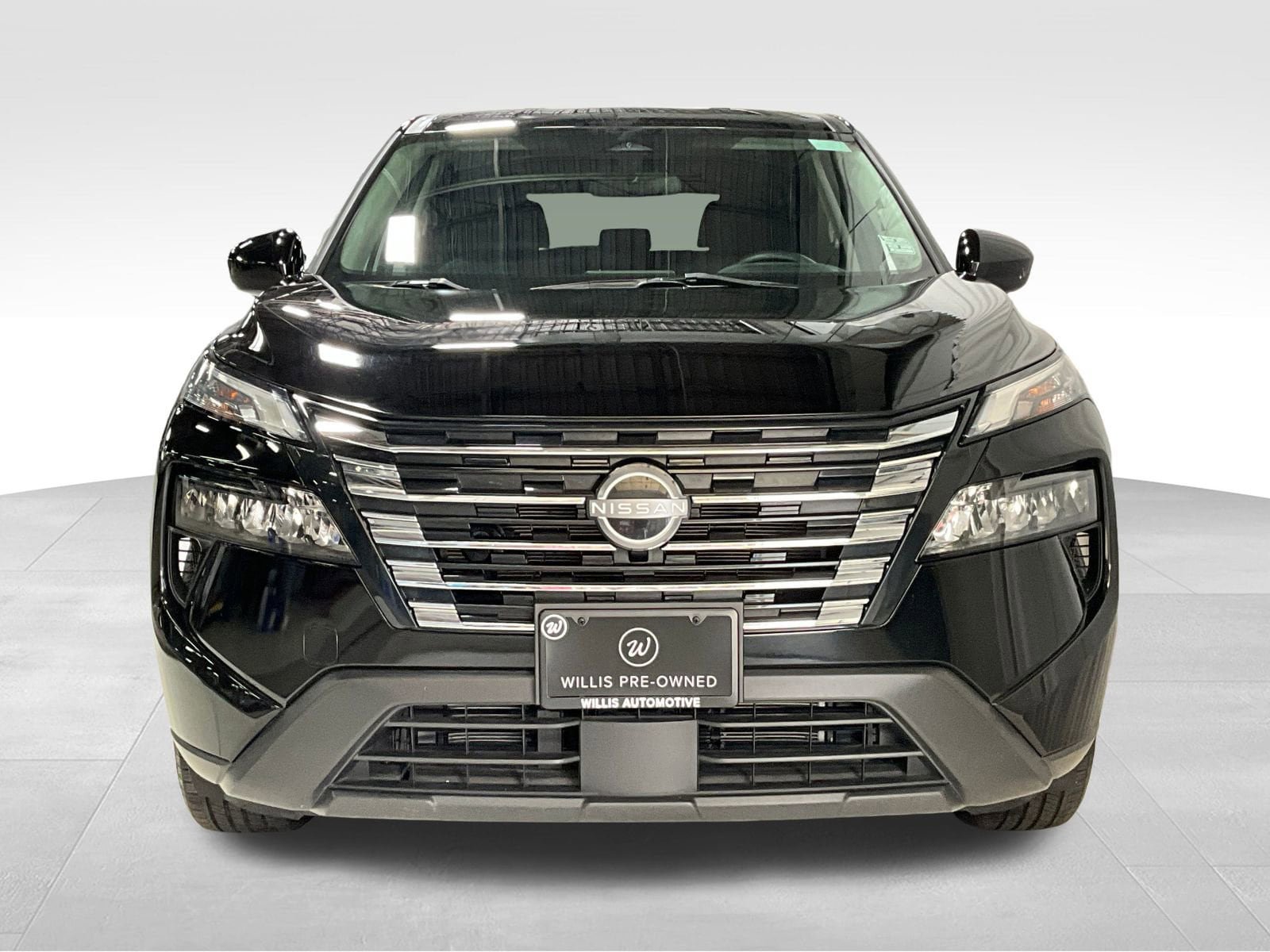 Used 2024 Nissan Rogue SV AWD/4WD image 2