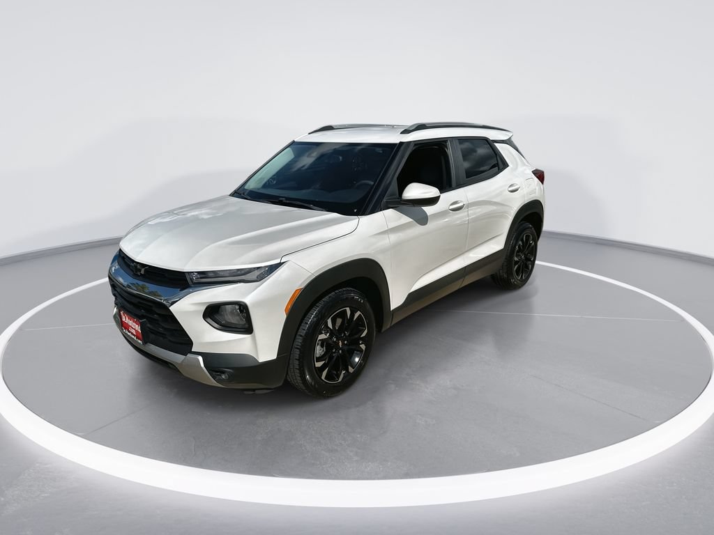 Used 2021 Chevrolet TrailBlazer LT w/ Driver Confidence Package FWD image 4
