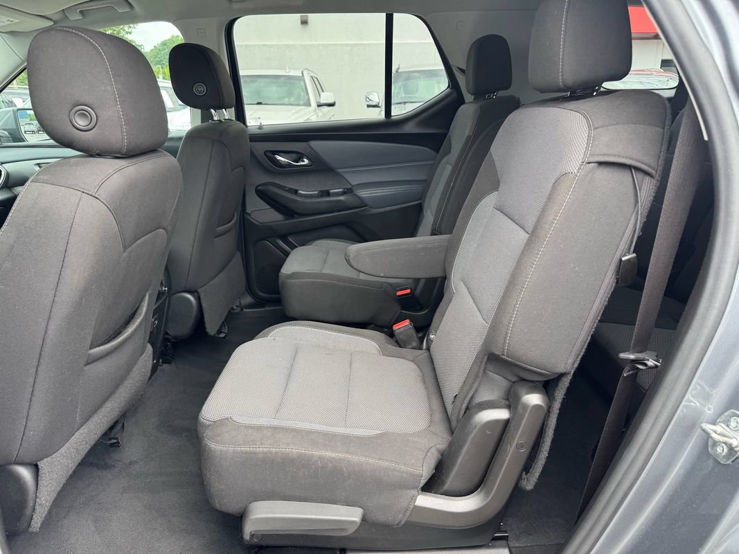 Used 2021 Chevrolet Traverse LT FWD image 16