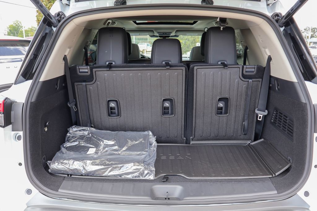 New 2026 Nissan Pathfinder Platinum image 17