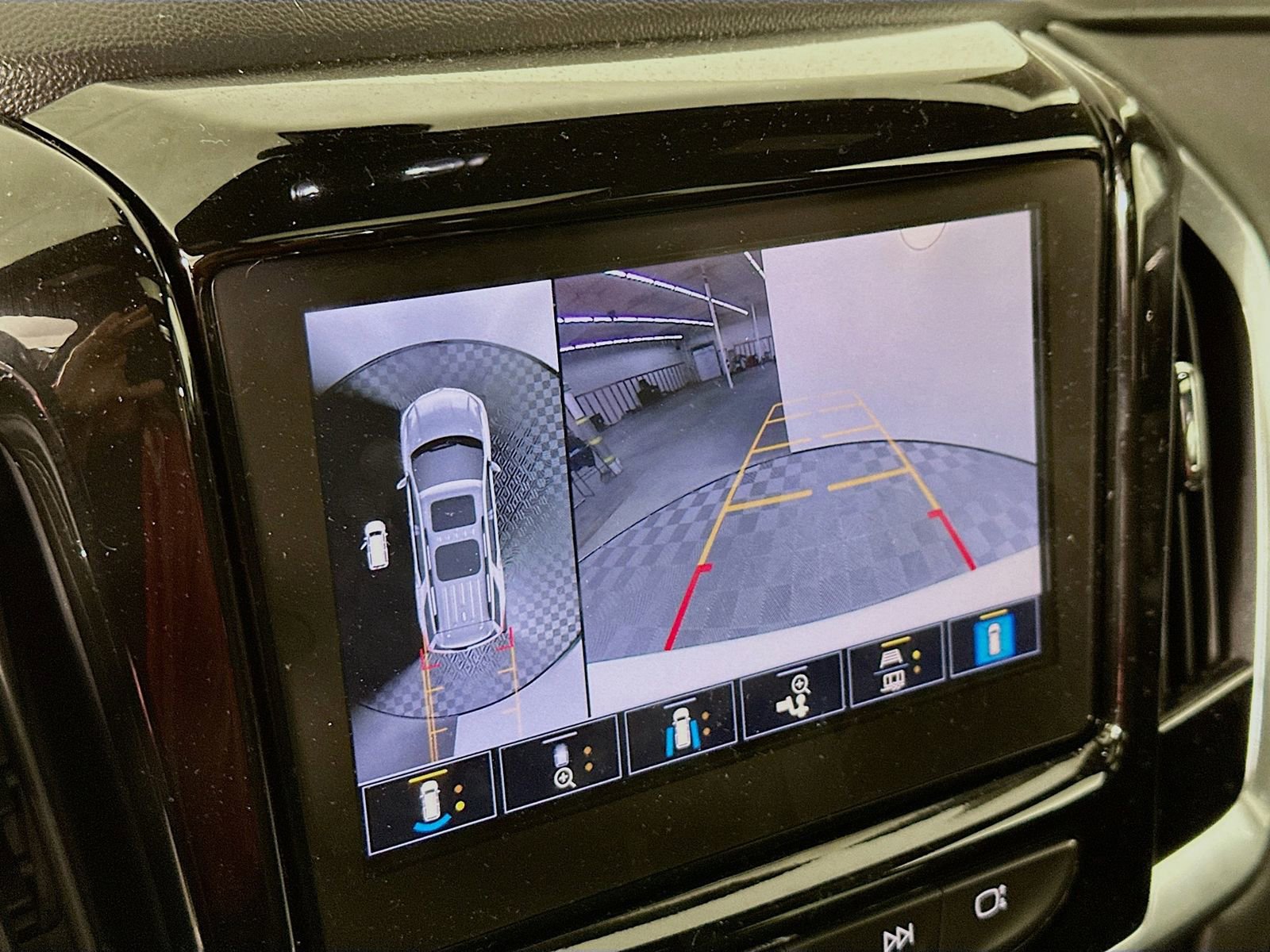 Used 2023 Chevrolet Traverse RS w/ LPO, Floor Liner Package image 15