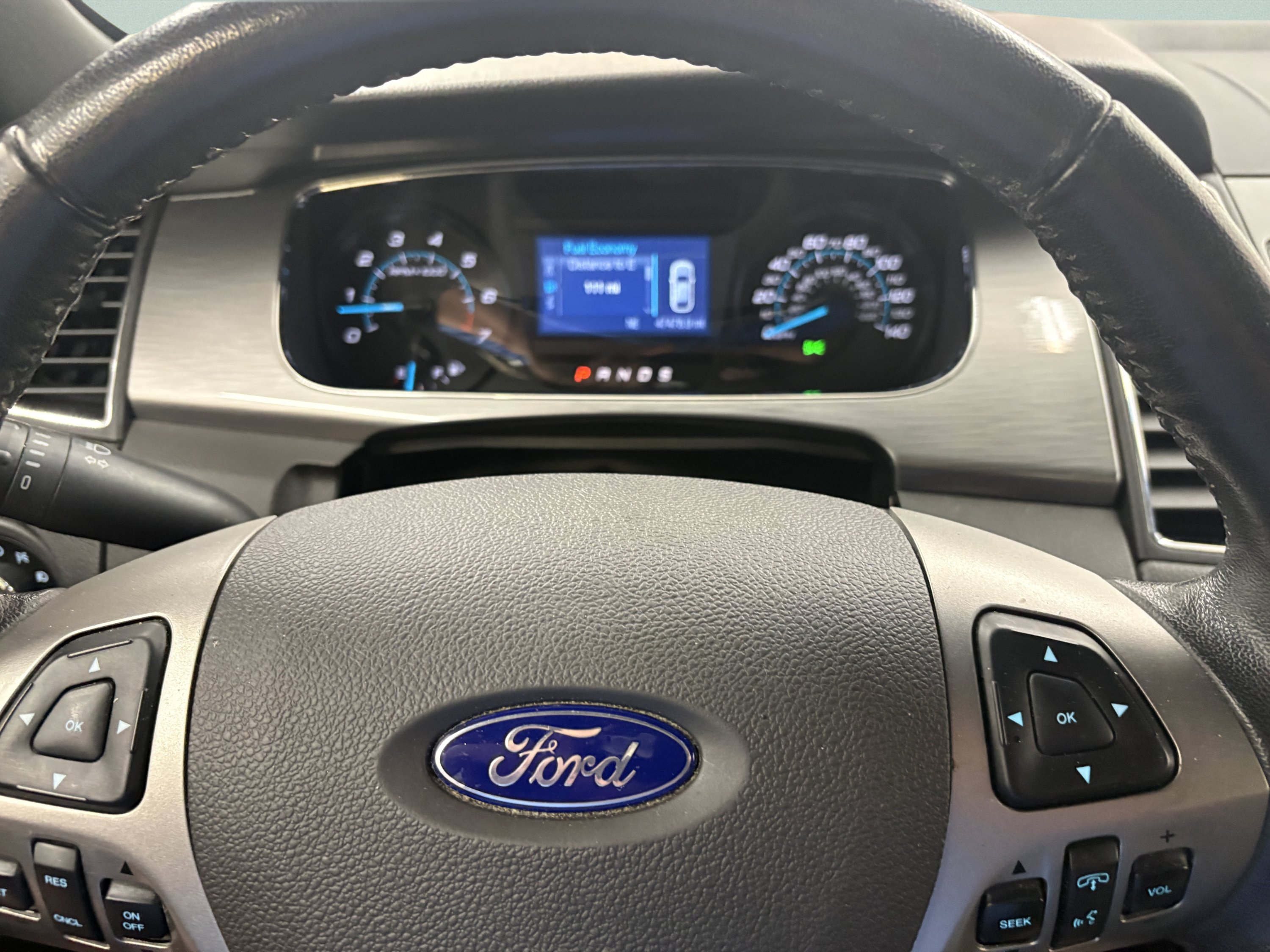 Used 2015 Ford Taurus SEL FWD image 28