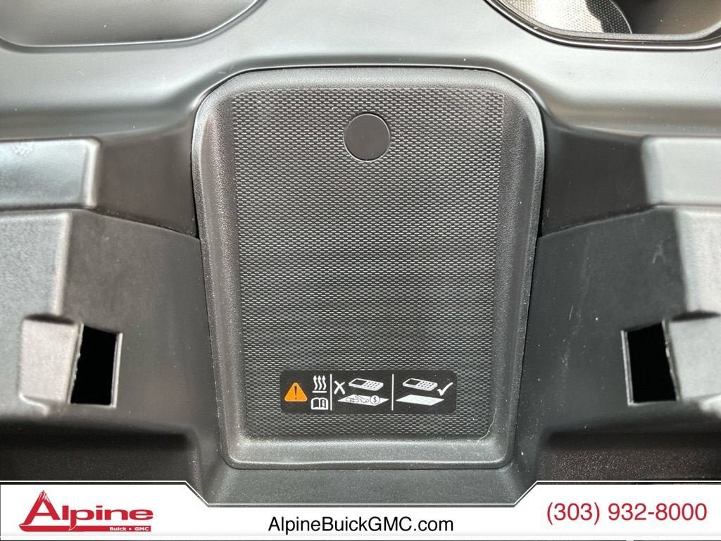 Used 2023 GMC Sierra 1500 AT4 w/ AT4 Premium Package AWD/4WD image 16