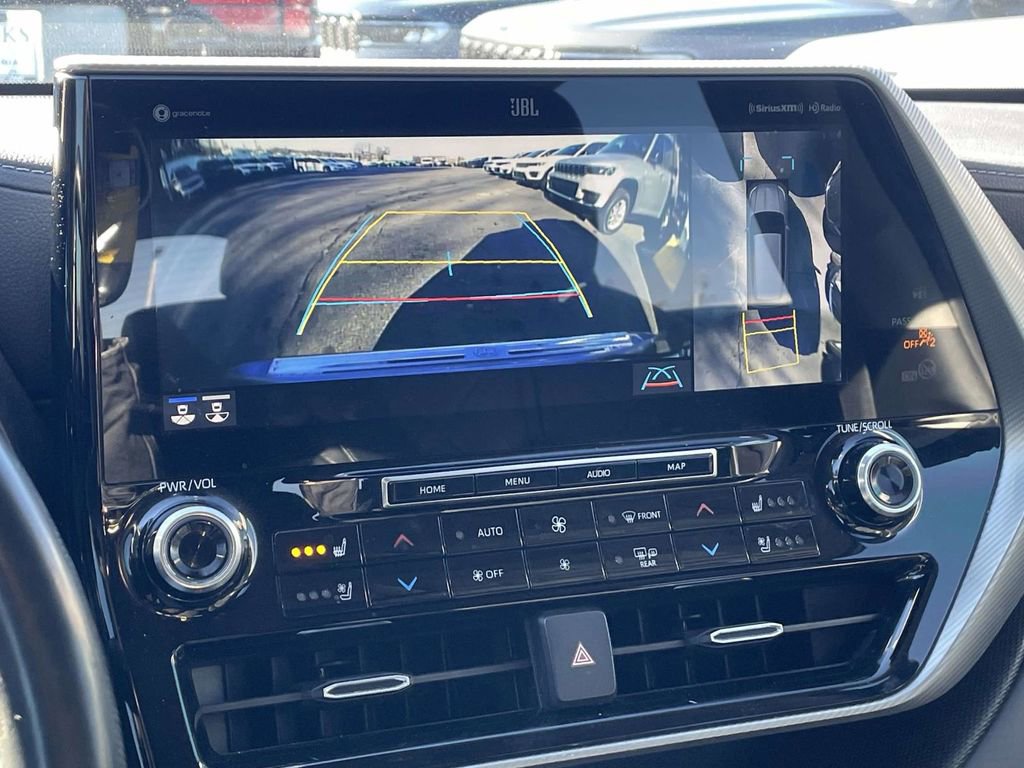 Used 2022 Toyota Highlander Platinum image 34