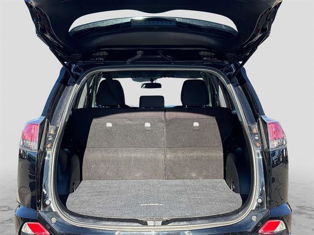 Used 2016 Toyota RAV4 LE image 11