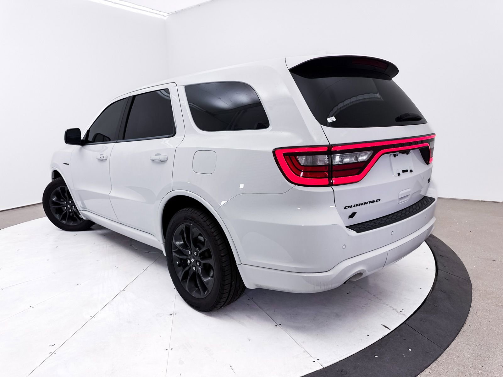 Used 2022 Dodge Durango R/T w/ Blacktop Package AWD/4WD image 2