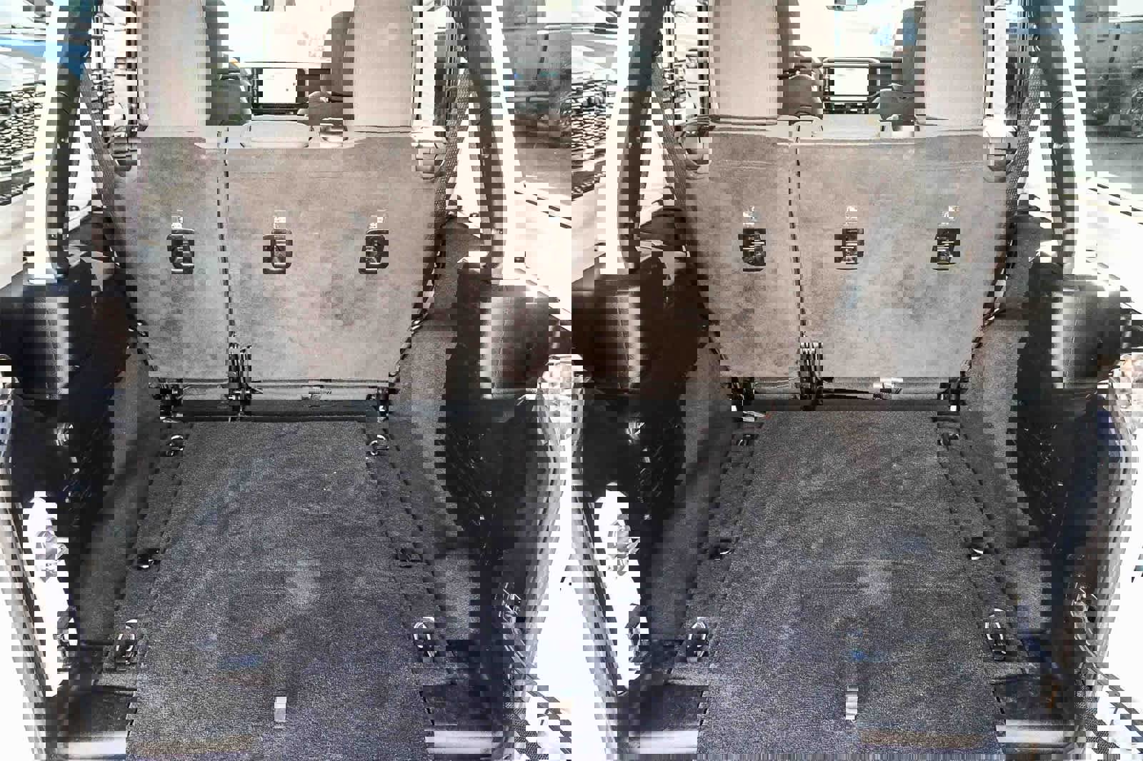 Used 2024 Jeep Wrangler Unlimited Rubicon image 24