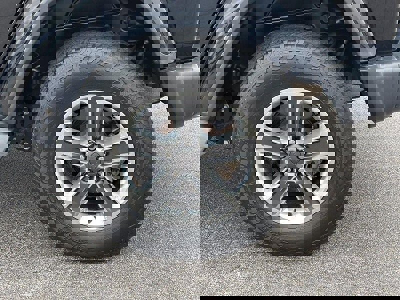 Used 2019 Jeep Wrangler Unlimited Sahara w/ Dual Top Group image 7